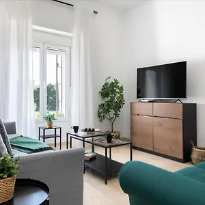 https://leones-home-vistas-al-puente-de-triana.es-andalucia.com